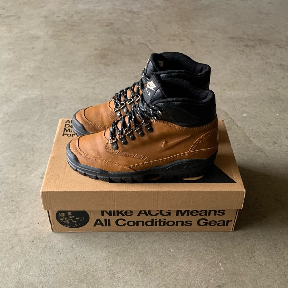 Nike ACG Air Tumalo II Boots Production Sample Signed By Tobie Hatfield 7 Womens